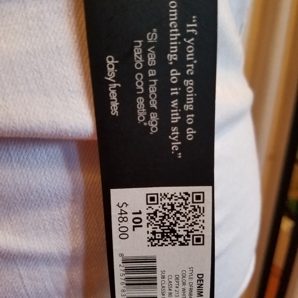 🆕️NWT Daisy Fuentes white stretch denim jeans - Picture 4 of 5